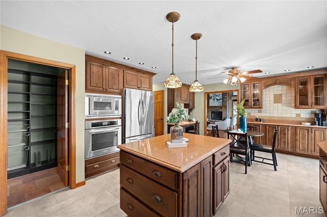 46 Matterhorn Drive, Glen Carbon, IL 62034