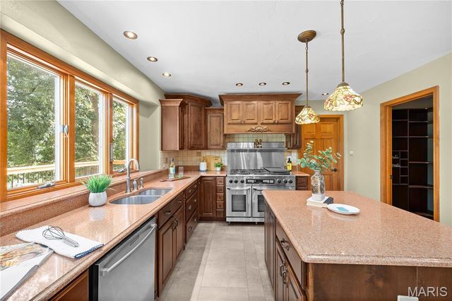 46 Matterhorn Drive, Glen Carbon, IL 62034