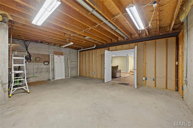 46 Matterhorn Drive, Glen Carbon, IL 62034