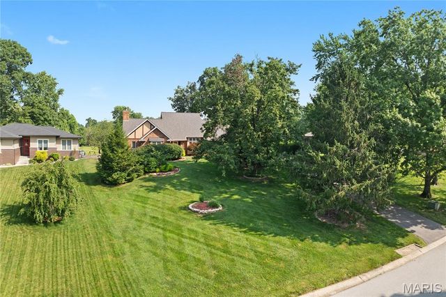 46 Matterhorn Drive, Glen Carbon, IL 62034