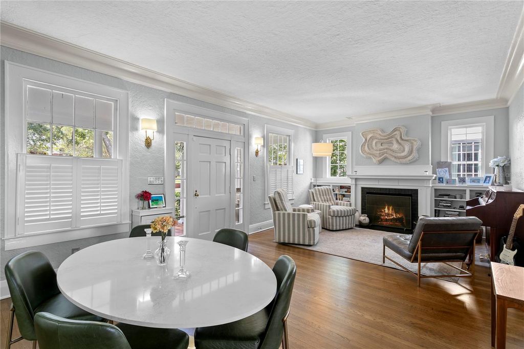 Image 13 of property listing at 802 S DELAWARE AVENUE, Tampa, FL 33606