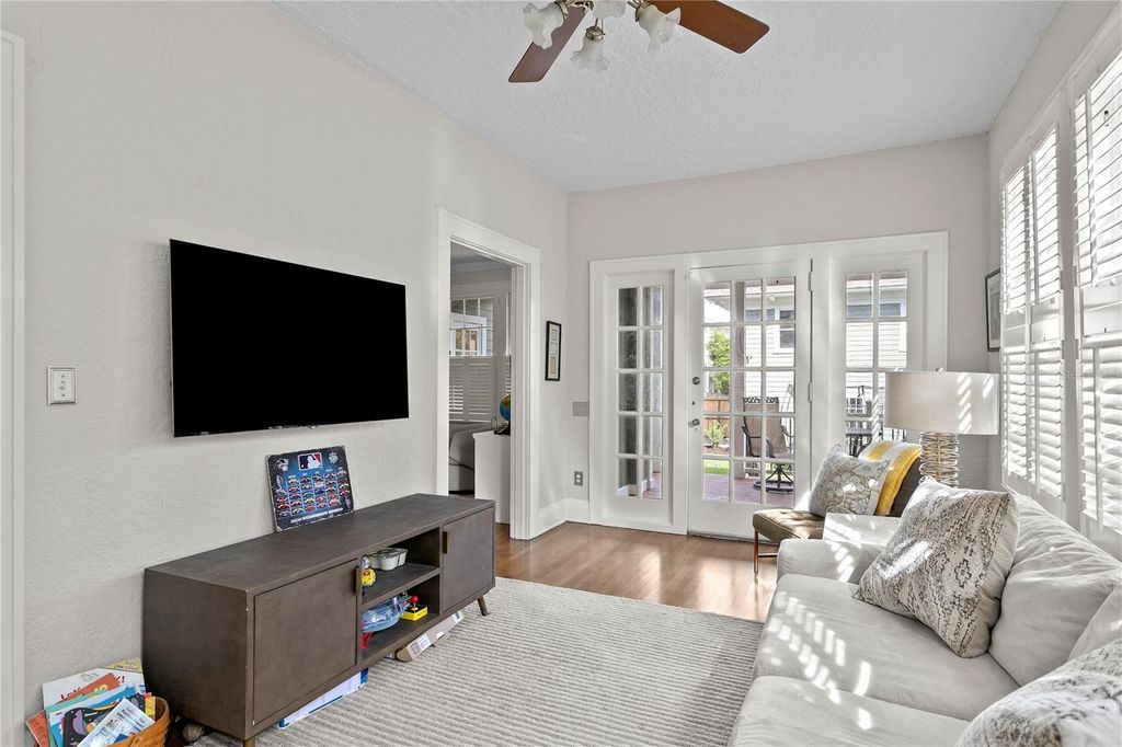 Image 16 of property listing at 802 S DELAWARE AVENUE, Tampa, FL 33606
