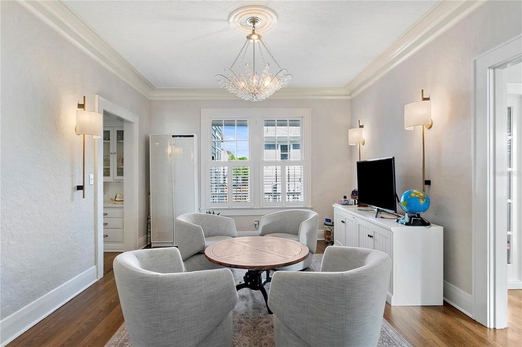 Image 18 of property listing at 802 S DELAWARE AVENUE, Tampa, FL 33606
