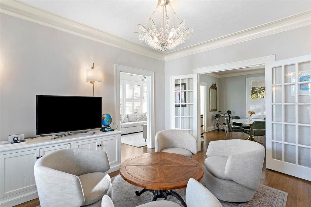 Image 19 of property listing at 802 S DELAWARE AVENUE, Tampa, FL 33606