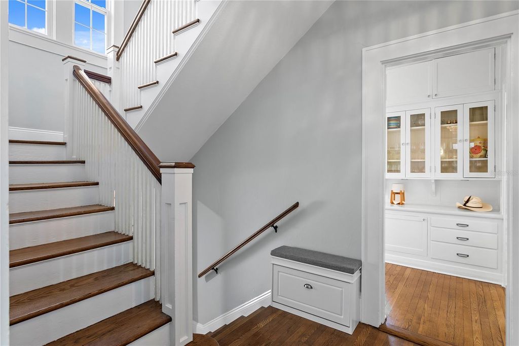 Image 28 of property listing at 802 S DELAWARE AVENUE, Tampa, FL 33606