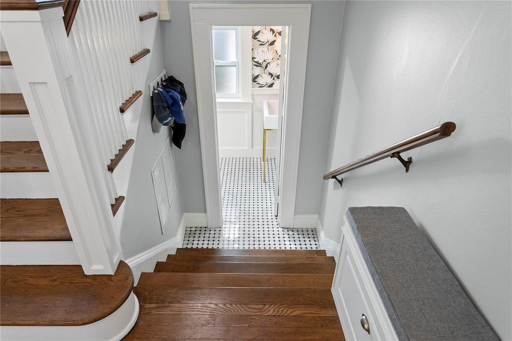Image 29 of property listing at 802 S DELAWARE AVENUE, Tampa, FL 33606