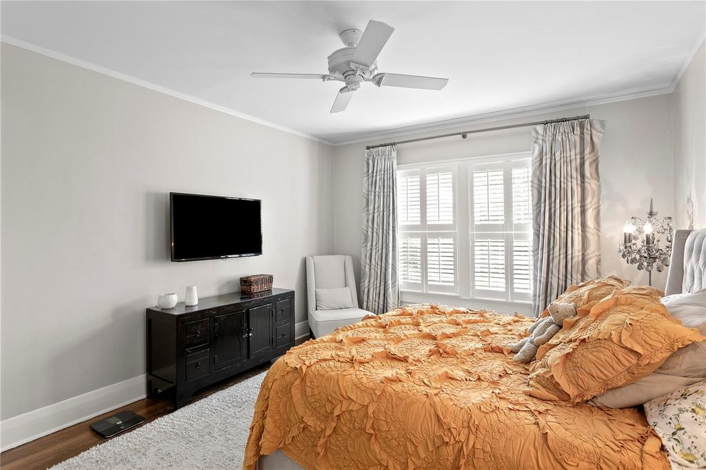 Image 33 of property listing at 802 S DELAWARE AVENUE, Tampa, FL 33606