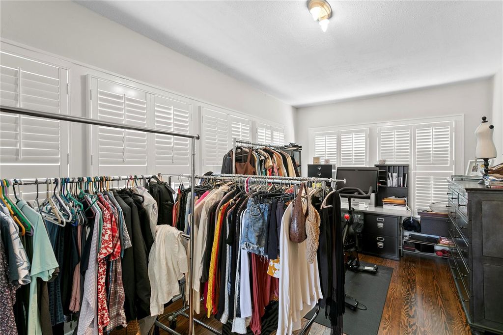 Image 34 of property listing at 802 S DELAWARE AVENUE, Tampa, FL 33606