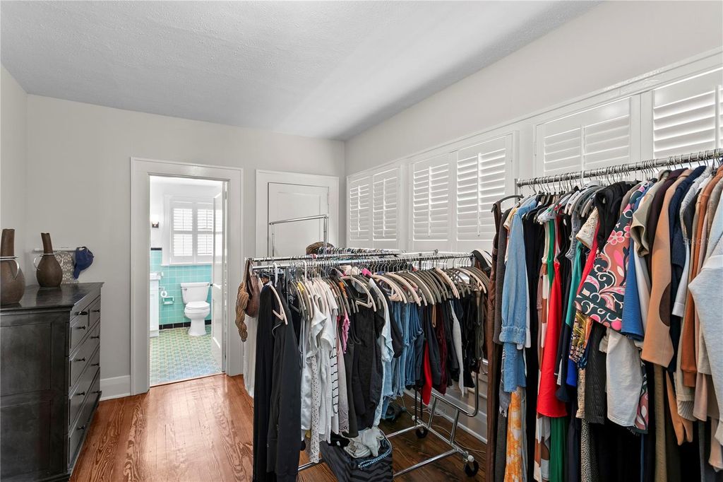 Image 35 of property listing at 802 S DELAWARE AVENUE, Tampa, FL 33606
