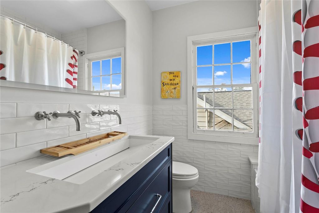 Image 40 of property listing at 802 S DELAWARE AVENUE, Tampa, FL 33606