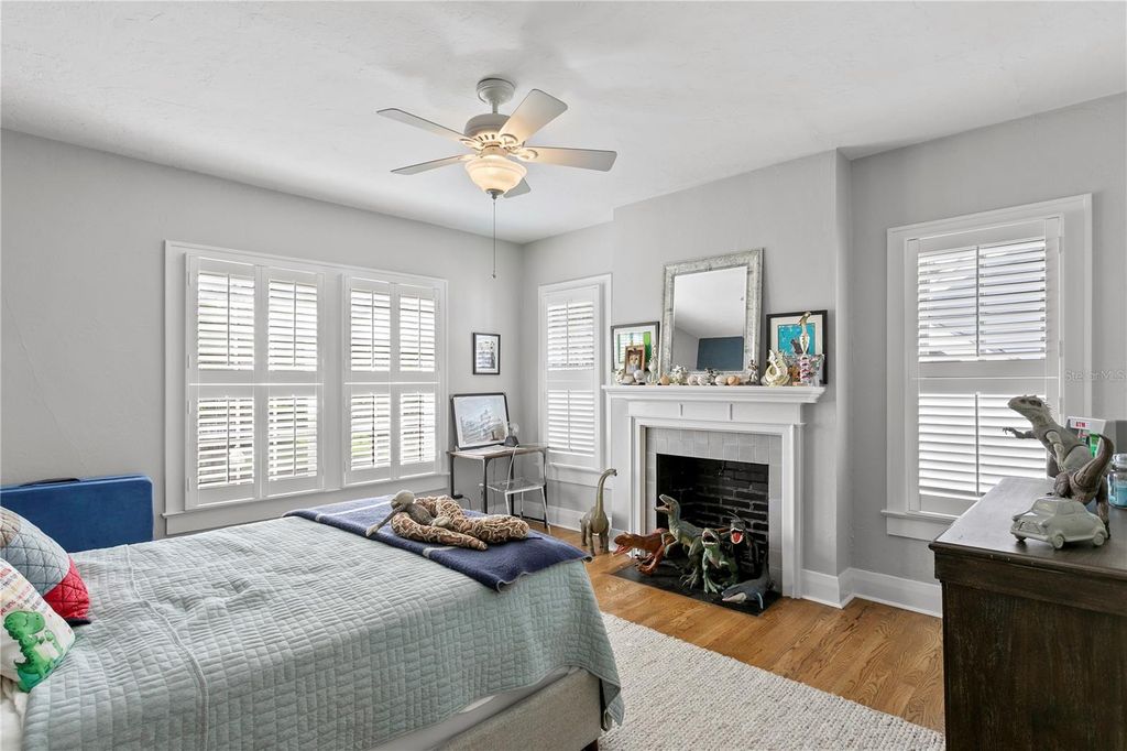 Image 43 of property listing at 802 S DELAWARE AVENUE, Tampa, FL 33606