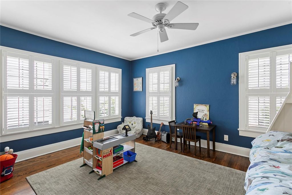 Image 44 of property listing at 802 S DELAWARE AVENUE, Tampa, FL 33606