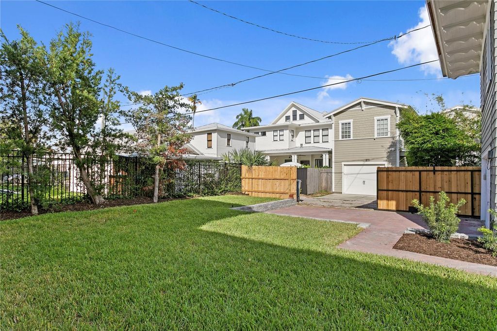 Image 52 of property listing at 802 S DELAWARE AVENUE, Tampa, FL 33606