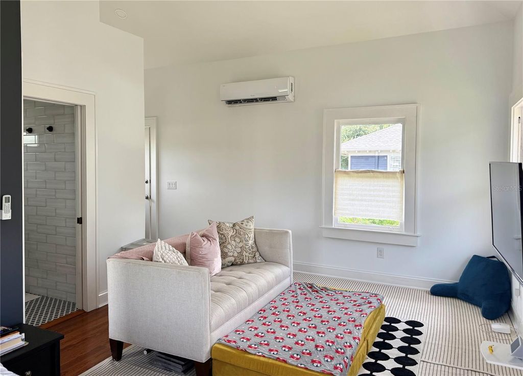 Image 57 of property listing at 802 S DELAWARE AVENUE, Tampa, FL 33606