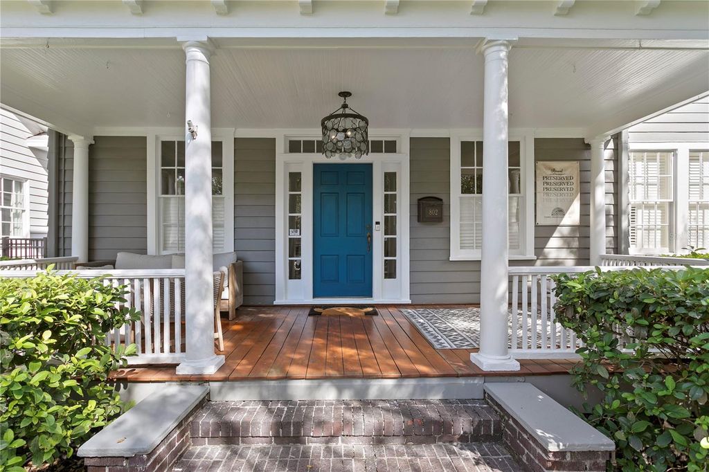 Image 8 of property listing at 802 S DELAWARE AVENUE, Tampa, FL 33606