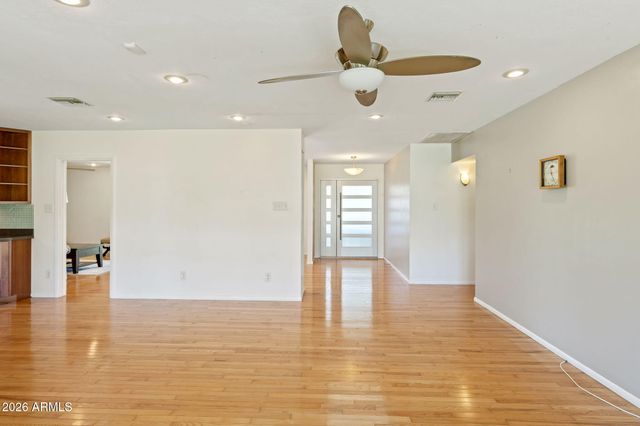 1322 W FRIER Drive, Phoenix, AZ 85021