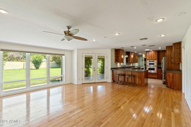 1322 W FRIER Drive, Phoenix, AZ 85021