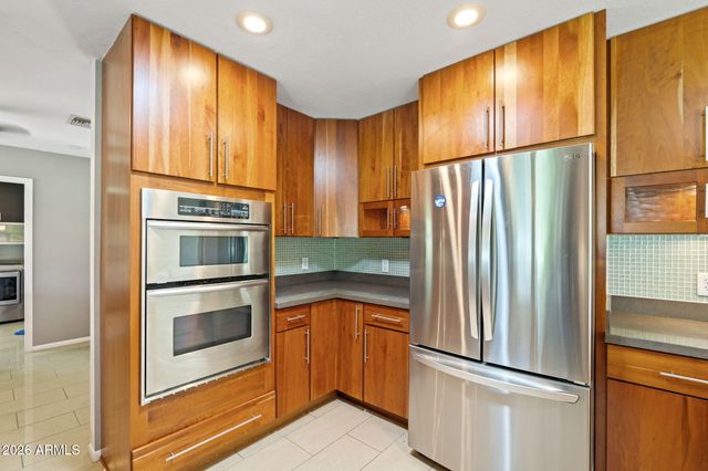 1322 W FRIER Drive, Phoenix, AZ 85021