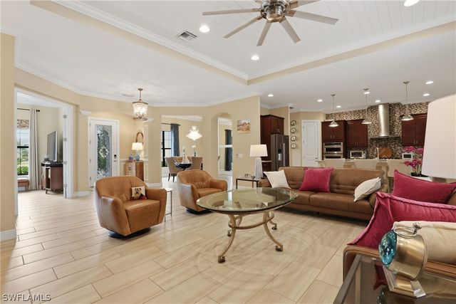 2303 Somerset PL, Naples, FL 34120