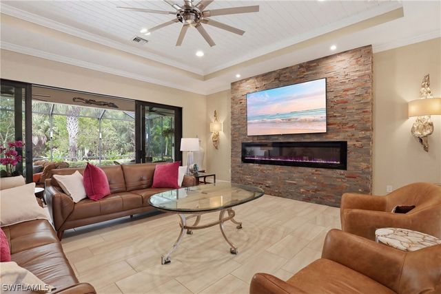 2303 Somerset PL, Naples, FL 34120