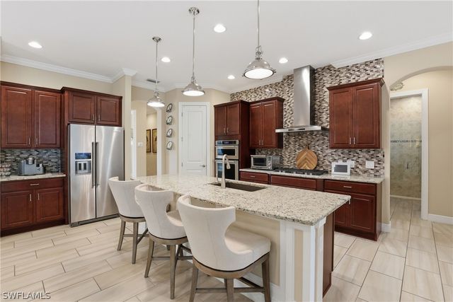 2303 Somerset PL, Naples, FL 34120