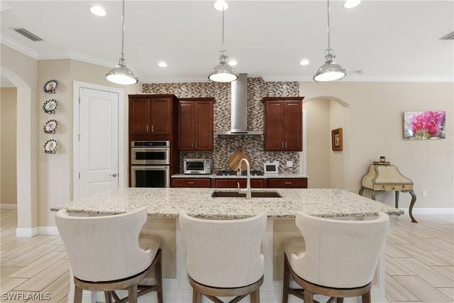 2303 Somerset PL, Naples, FL 34120