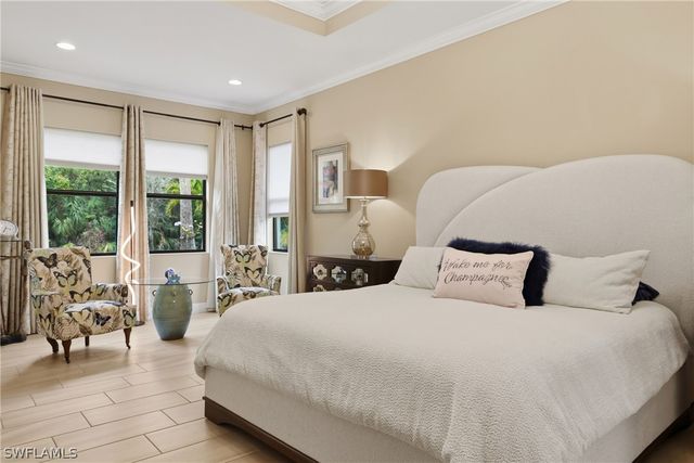 2303 Somerset PL, Naples, FL 34120