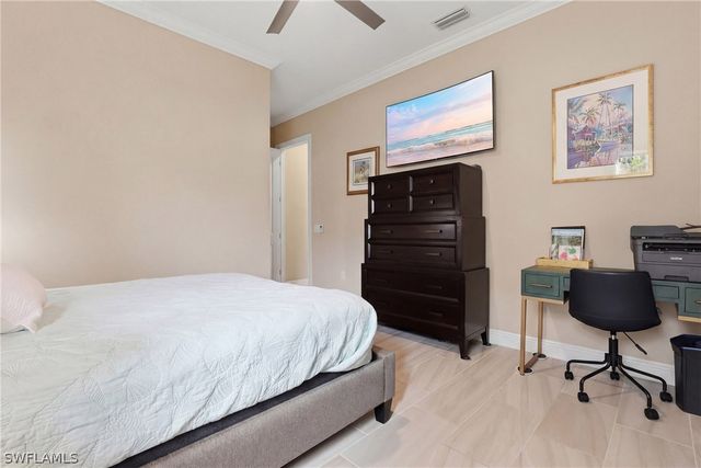 2303 Somerset PL, Naples, FL 34120