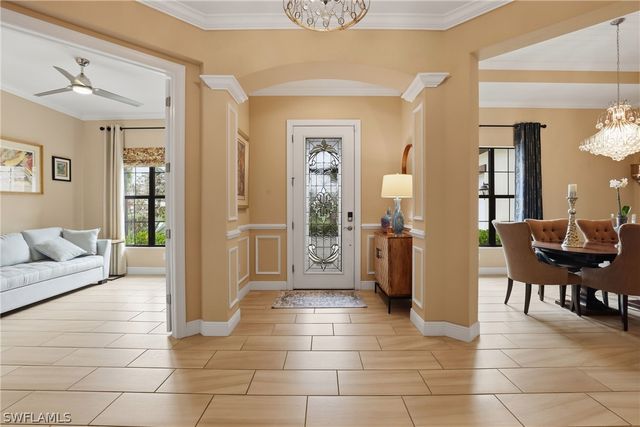 2303 Somerset PL, Naples, FL 34120