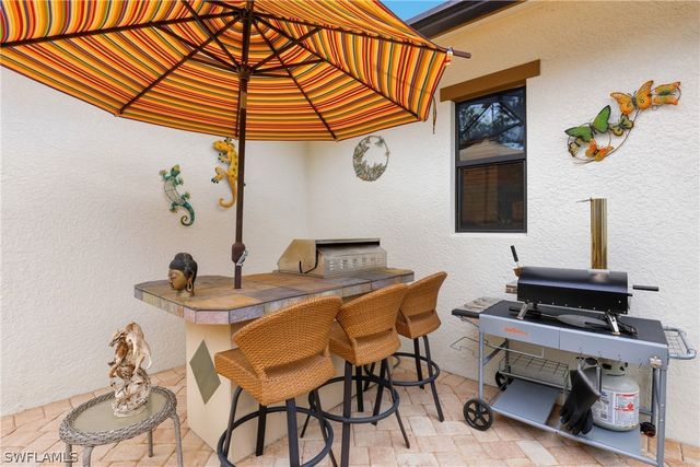 2303 Somerset PL, Naples, FL 34120