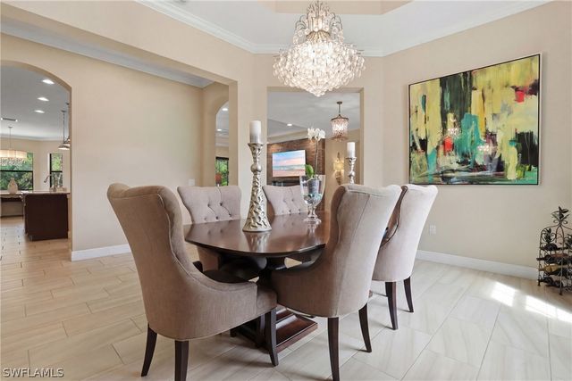 2303 Somerset PL, Naples, FL 34120