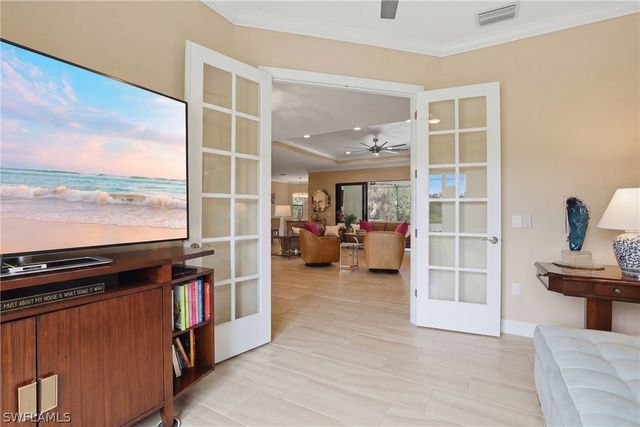 2303 Somerset PL, Naples, FL 34120