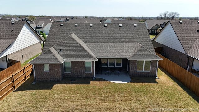 15813 E 75th Street North N, Owasso, OK 74055