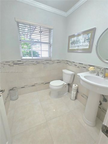 16422 NW 83rd Place, Miami Lakes, FL 33016