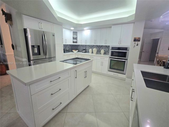 16422 NW 83rd Place, Miami Lakes, FL 33016