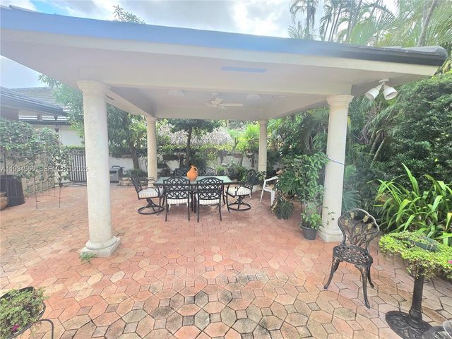 16422 NW 83rd Place, Miami Lakes, FL 33016