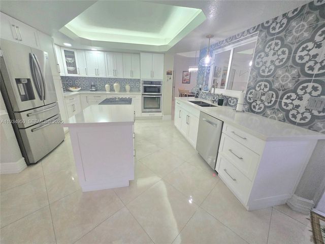 16422 NW 83rd Place, Miami Lakes, FL 33016