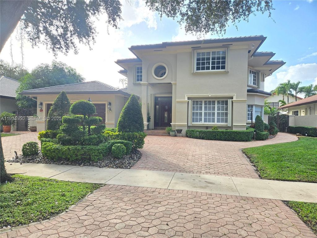 16422 NW 83rd Place, Miami Lakes, FL 33016