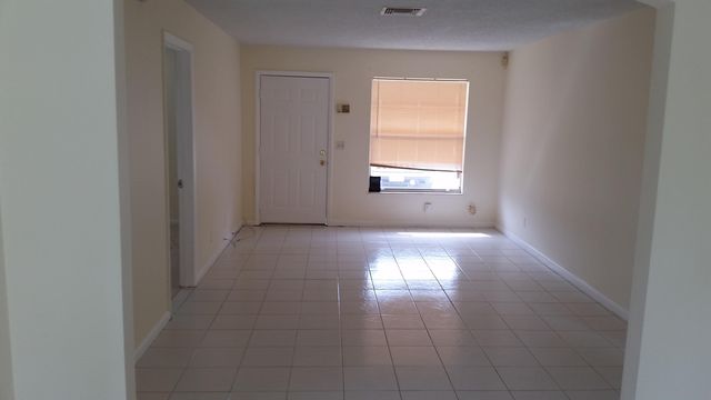 460 Fleming Avenue, Greenacres, FL 33463