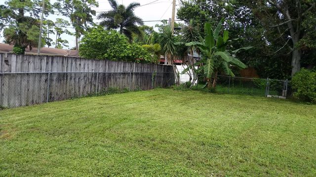 460 Fleming Avenue, Greenacres, FL 33463