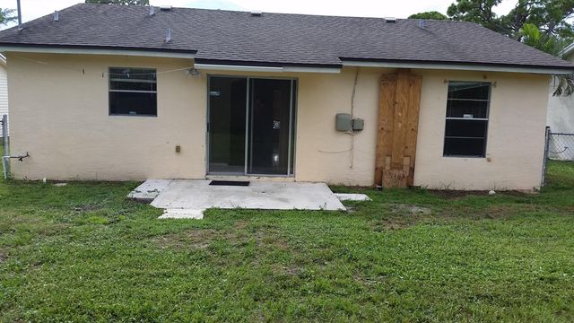 460 Fleming Avenue, Greenacres, FL 33463