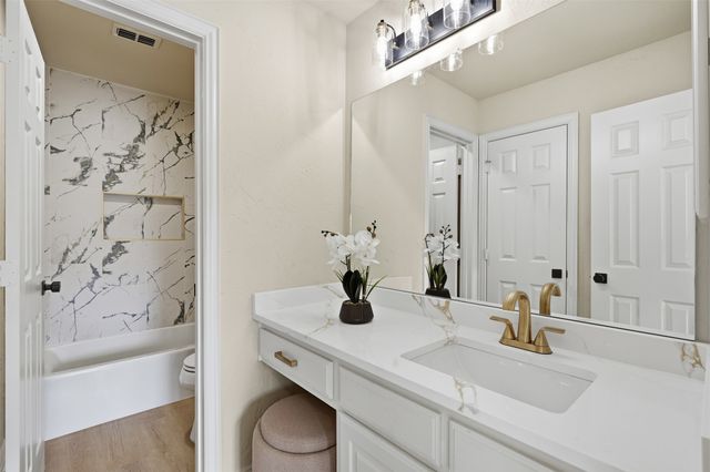 1315 Valley Vista Drive, Irving, TX 75063