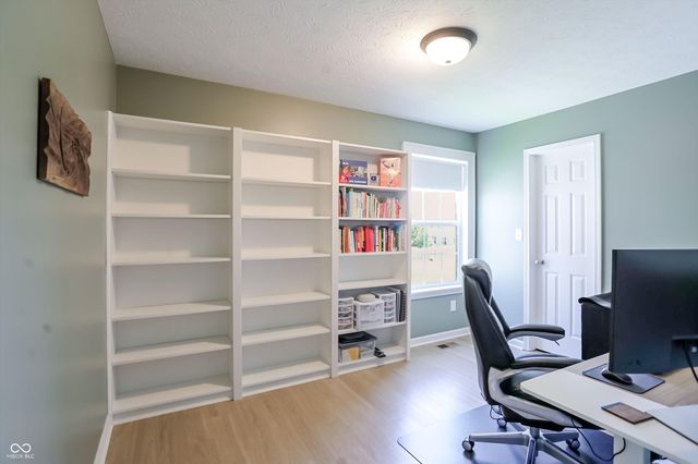 907 Burntwood Way, Westfield, IN 46074