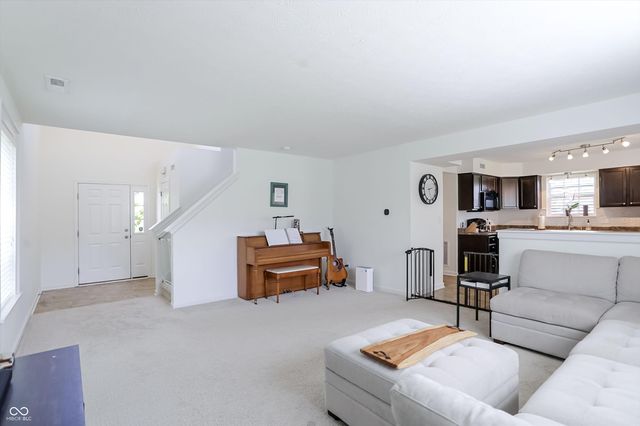 907 Burntwood Way, Westfield, IN 46074