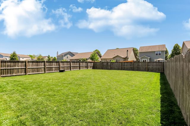 907 Burntwood Way, Westfield, IN 46074