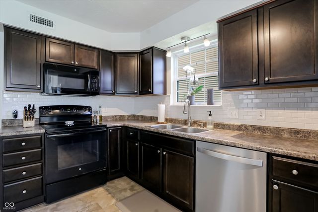 907 Burntwood Way, Westfield, IN 46074