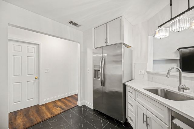 2012 N Silver Lake Road 2012, Arlington Heights, IL 60004