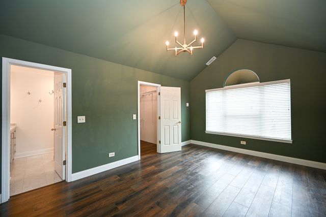 2012 N Silver Lake Road 2012, Arlington Heights, IL 60004