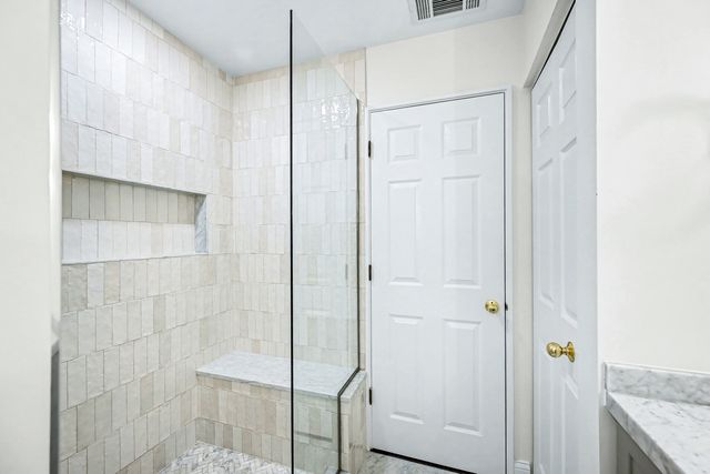 2012 N Silver Lake Road 2012, Arlington Heights, IL 60004