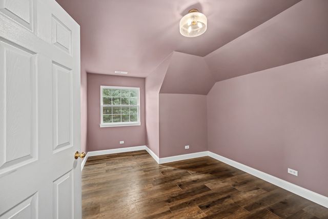 2012 N Silver Lake Road 2012, Arlington Heights, IL 60004